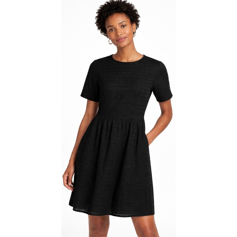 Gap Black Eyelet Dress Womens Short Sleeve Fit and Flare Textured A Line Sz 4 N